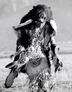 zeitgenössischer Pueblu Krieger